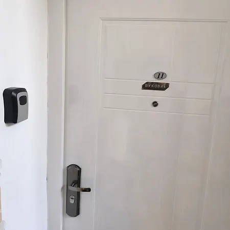 アパート Vukovic, *