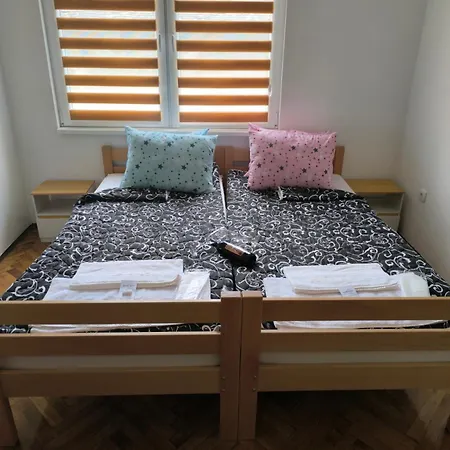 アパート Vukovic, *