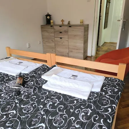 アパート Vukovic, *