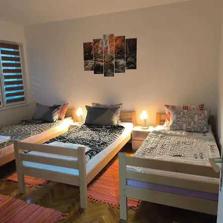 アパート Vukovic, *